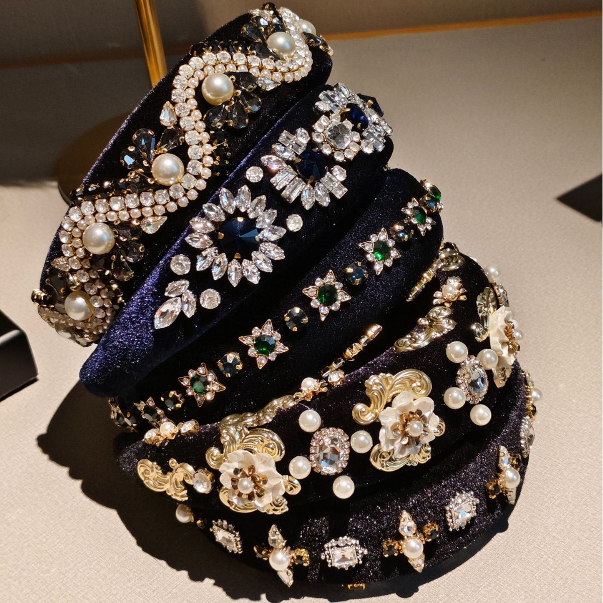 Women Accessories Sale - โปรโมชั่นฤดูใบไม้ร่วงและฤดูหนาว ที่คาดผมสไตล์เรโทรบาโรก ฟองน้ำหนา ประดับเพชรเต็มวง หรูหรา ระดับไฮเอนด์