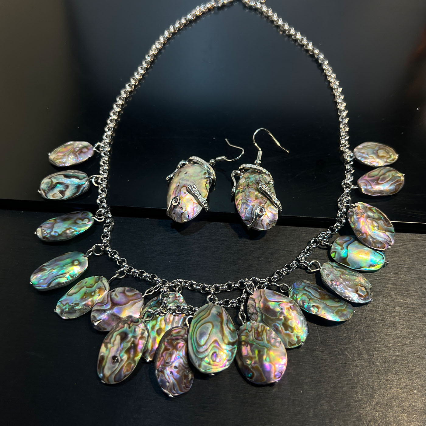 Women Jewelry Accessories For Black Dress - ชุดเครื่องประดับเปลือกหอยมุกบาโรกสีขาวดำสำหรับผู้หญิง ชุดราตรี งานเลี้ยง สร้อยคอ ต่างหู กำไลข้อมือ