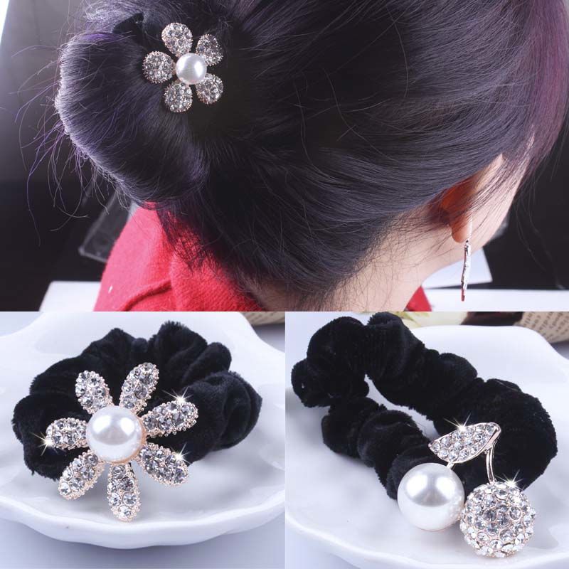 Hair Tie Velvet - กิ๊บติดผมกำมะหยี่สีดำ 1 ชิ้น ประดับมุก คริสตัล รูปผีเสื้อ
