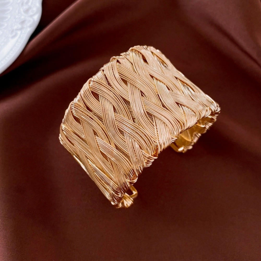 กำไลข้อมือโลหะผสมแบบกลวง ปากกว - Women Accessories Drawing บทวิจารณ์และราคา