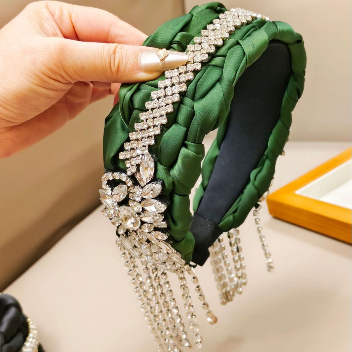 ที่คาดผมถักประดับพู่ห้อยคริสตั - Women Accessories Sale บทวิจารณ์และราคา